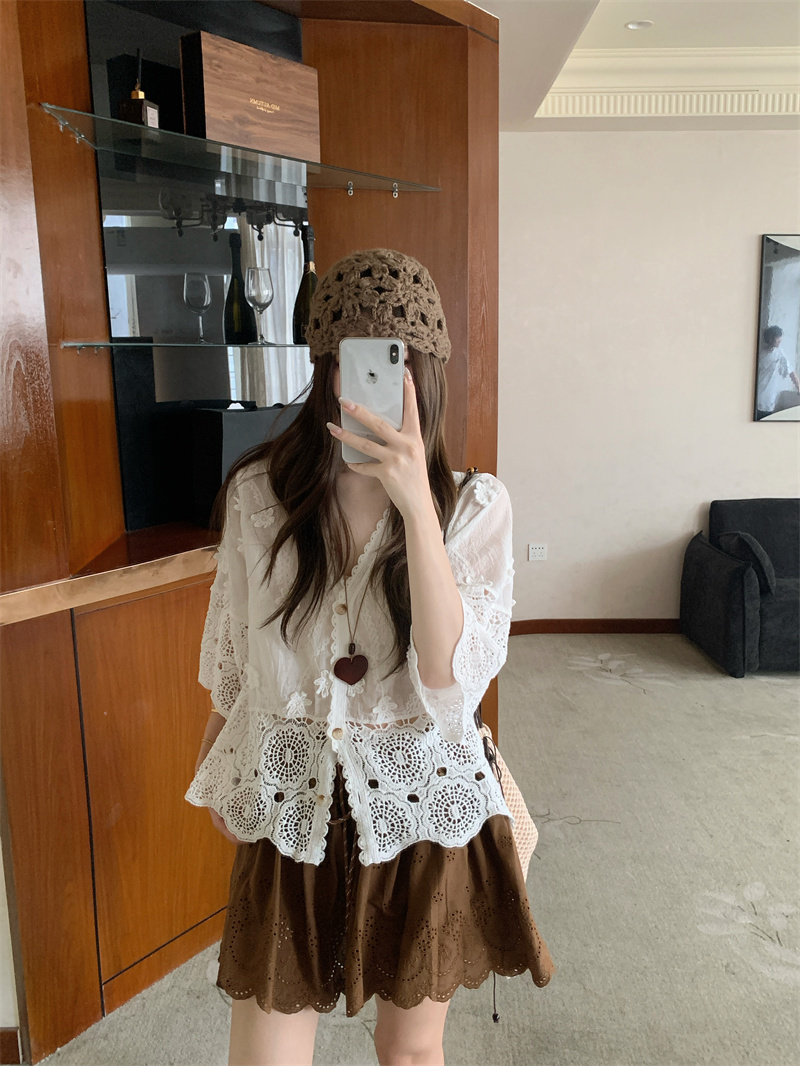 French Vintage Lace Hollow Out Loose Summer Beach Vacation Sun Protection Shirt - Image 4